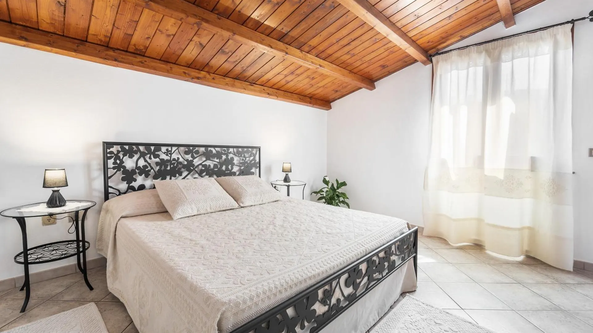 Su Niu De Arbus Villa